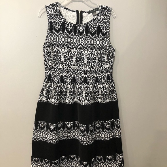 Patterned dress - Picture 5 of 5